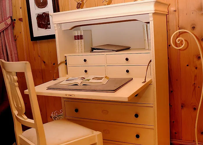 阿德里安酒店 酒店